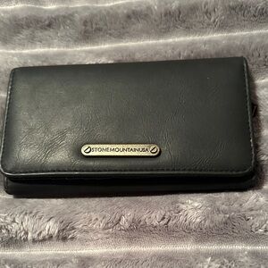 Stone Mountain Black Leather Wallet